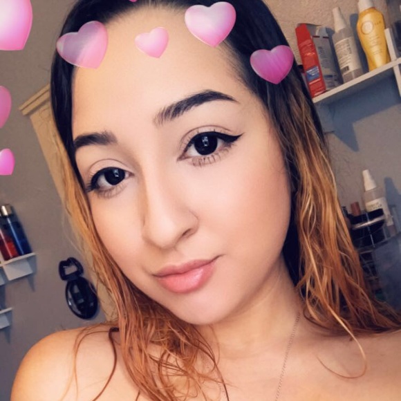 Meet your Posher, Juliana - Picture 2 of 2